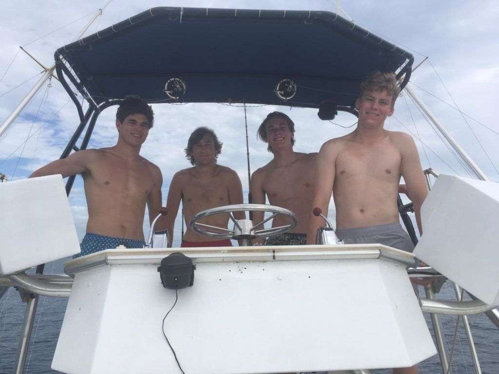 Capullo Tamarindo full day charter